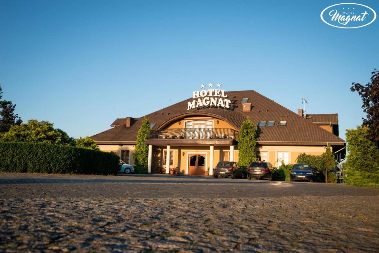 Hotel Magnat Słupca Exteriér fotografie