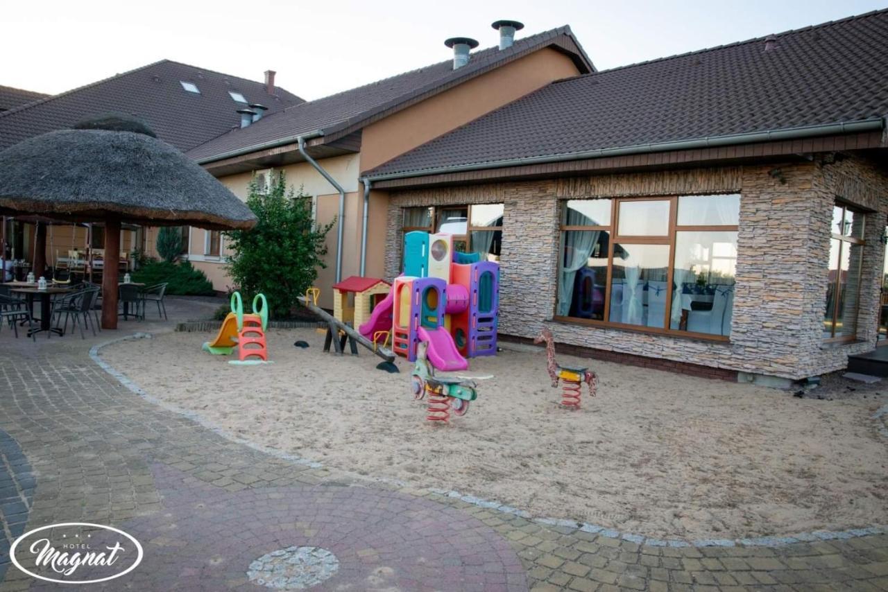 Hotel Magnat Słupca Exteriér fotografie