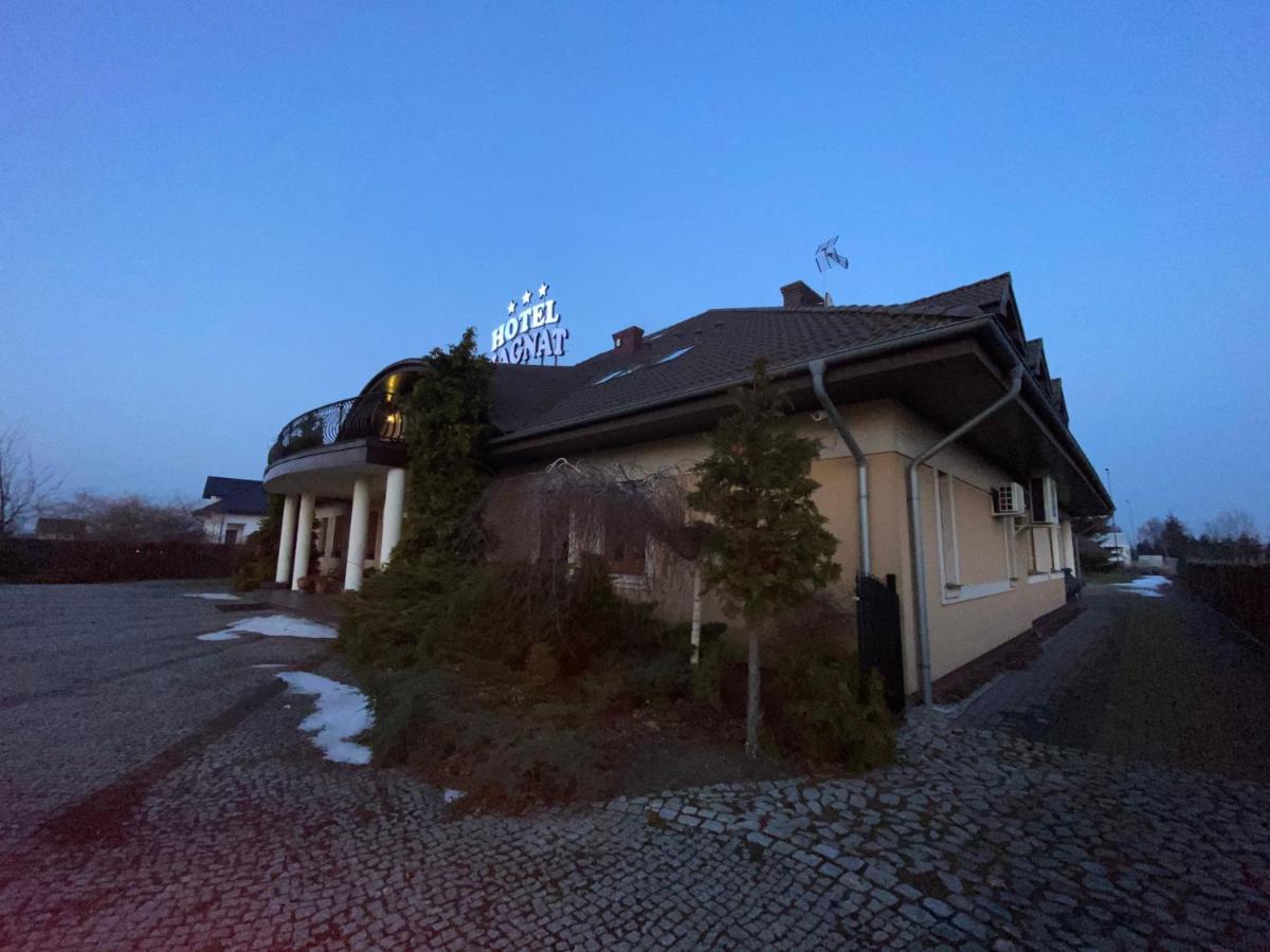 Hotel Magnat Słupca Exteriér fotografie